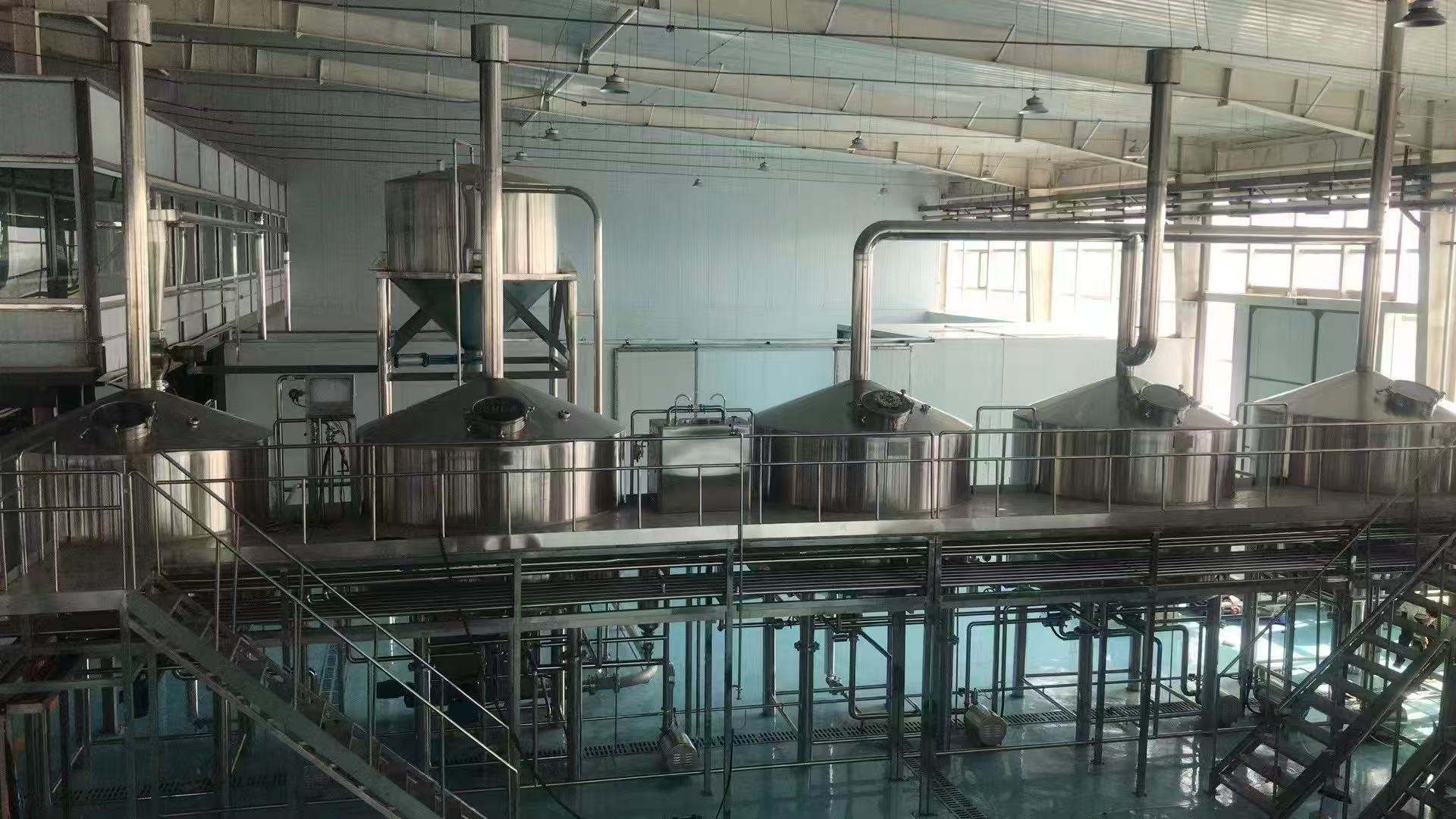 城区精酿啤酒设备厂—精酿啤酒设备主要生产工艺与核心技术